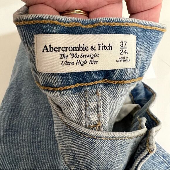 Abercrombie and Fitch The 90s Straight Ultra High Rise Destroyed NWT - Picture 10 of 14